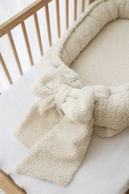 Babyly Babynest med Rosett – Teddy Cream/Taupe - Beställningsvara