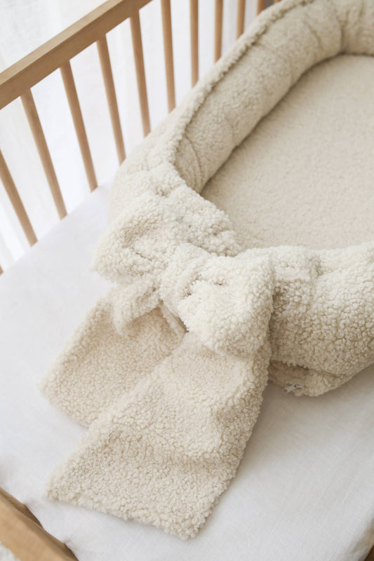 Babyly Babynest med Rosett – Teddy Cream/Taupe - Beställningsvara