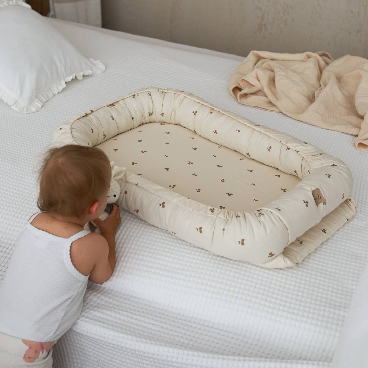 Babyly babynest midi i citronmönster