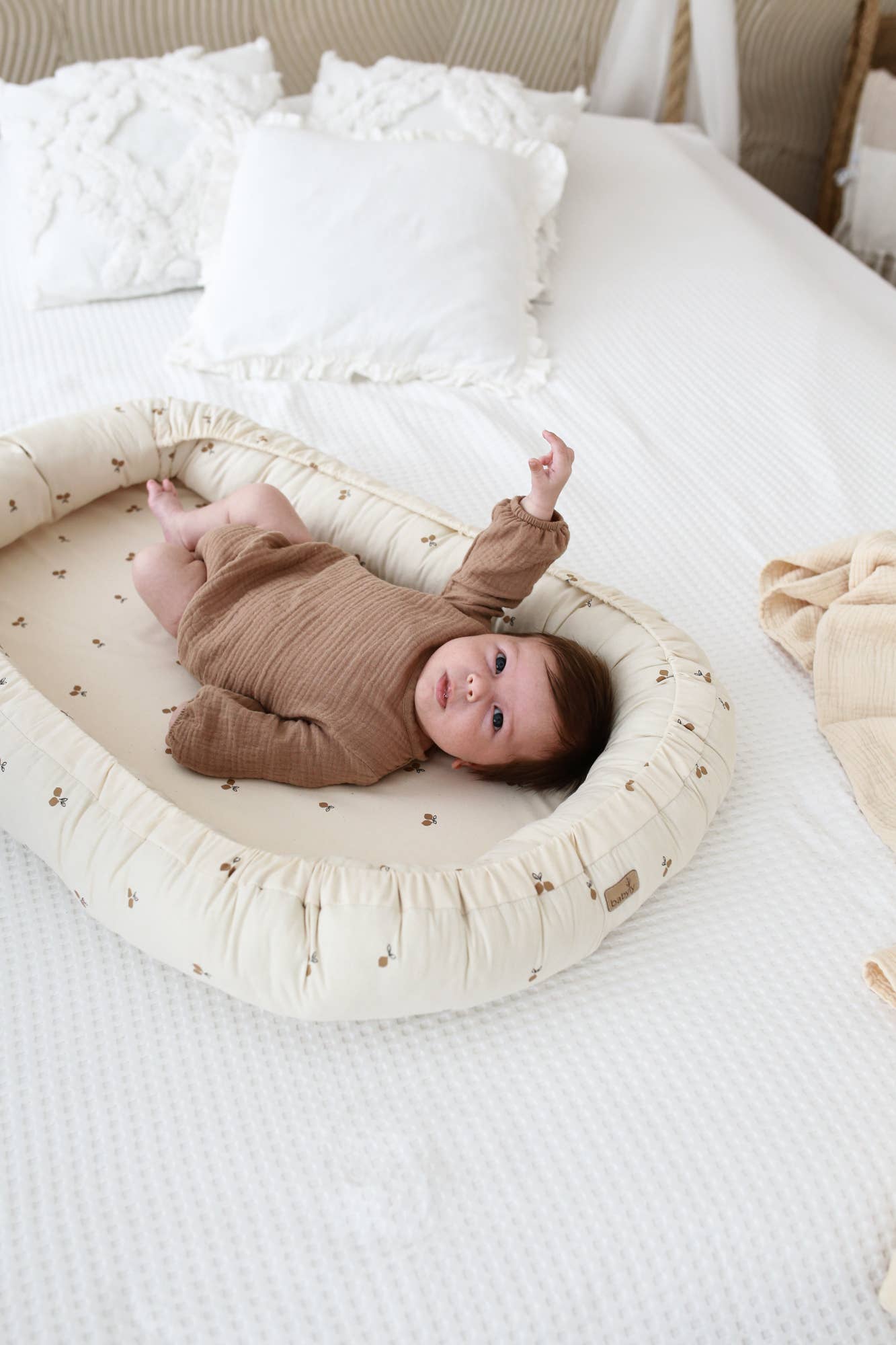 Babyly babynest midi i citronmönster