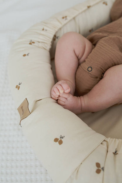 Babyly babynest midi i citronmönster